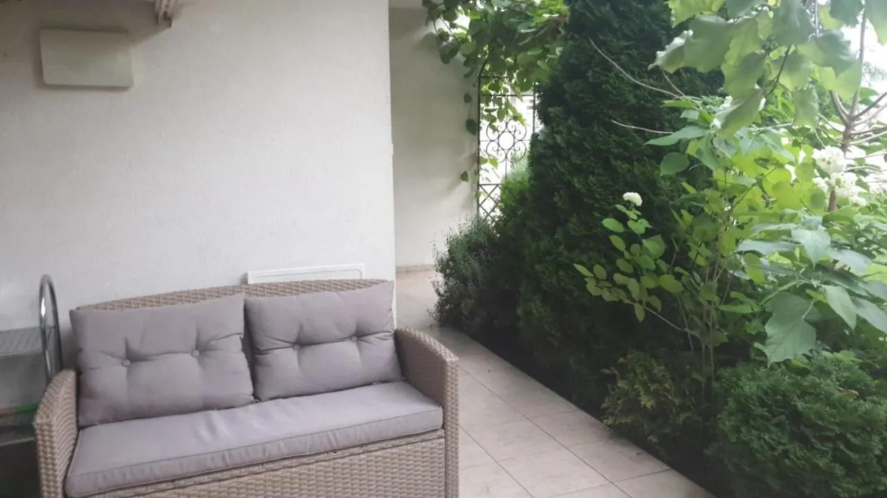 Apartment With Green Terrace ブルガス