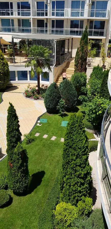 Apartment With Green Terrace Burgas
