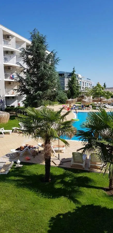 Apartment With Green Terrace Burgas