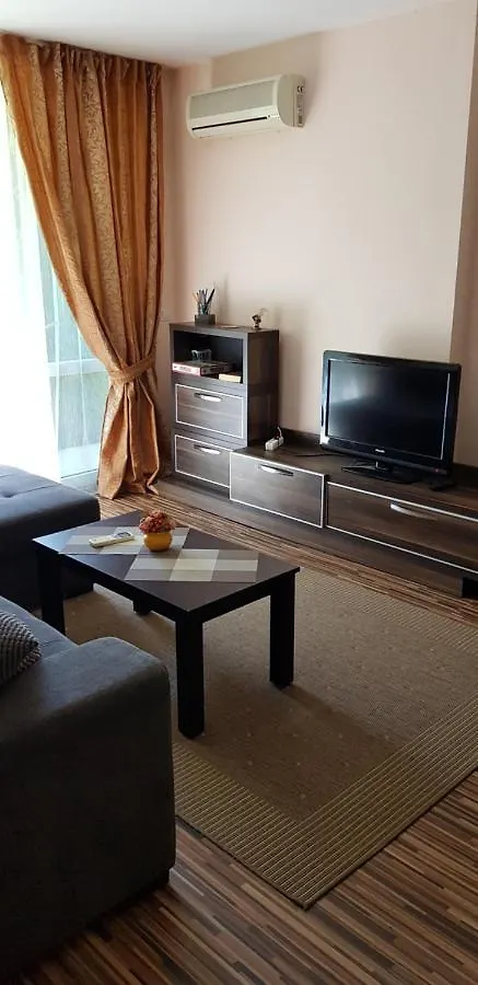 Apartment With Green Terrace Burgas