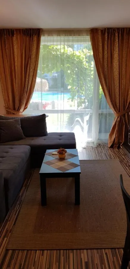 Apartment With Green Terrace Burgas Bulgarien