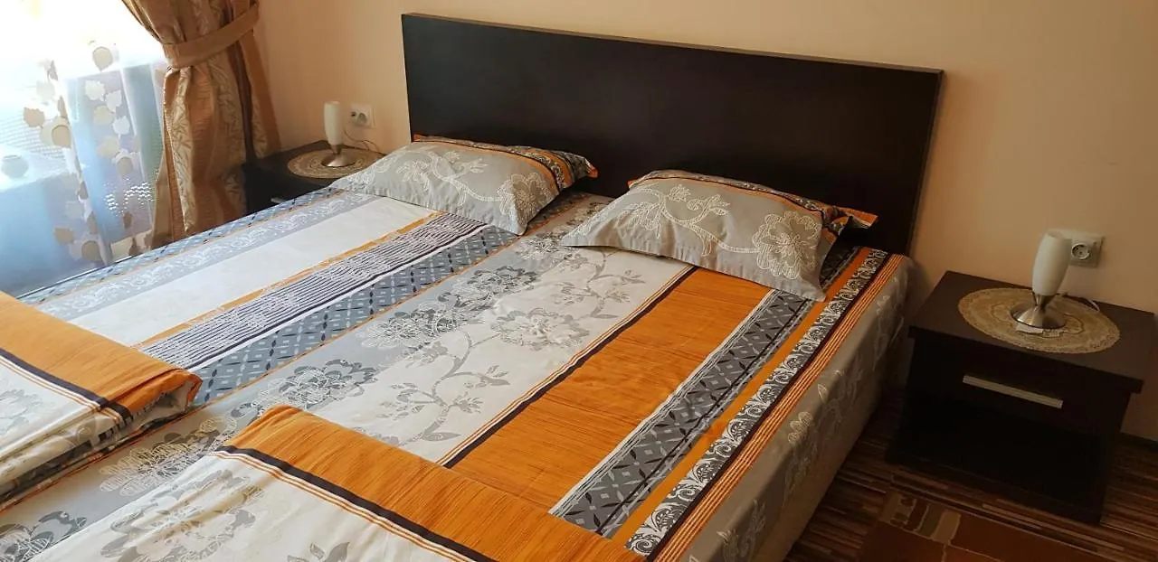Apartment With Green Terrace Burgas Bulgarien