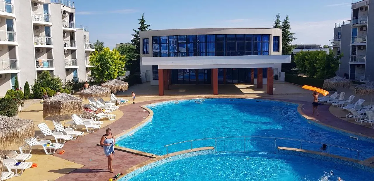 Apartment With Green Terrace Burgas